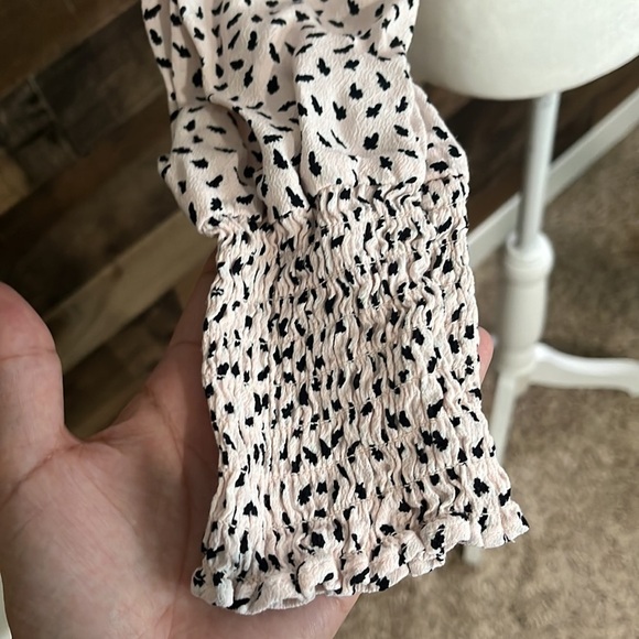 Chelsea 28 Nordstrom Polka Print V-neck Flowy Light Pink Blouse Top M - Picture 3 of 6